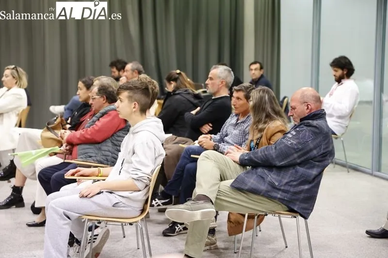 Juan García-Gallardo durante el mitin de VOX en el Palacio de Congresos de Salamanca. Fotos: David Sañudo