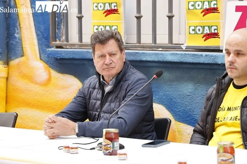 Actividades por el Día Mundial de las Abejas, organizadas por COAG y ZOES, en el Barrio del Oeste. Fotos: David Sañudo