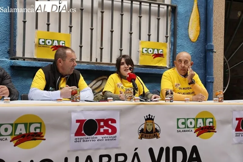 Actividades por el Día Mundial de las Abejas, organizadas por COAG y ZOES, en el Barrio del Oeste. Fotos: David Sañudo