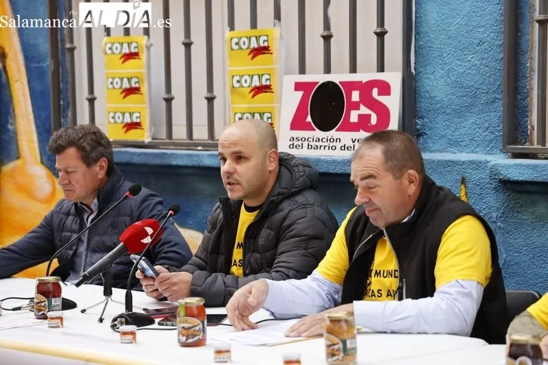 Actividades por el Día Mundial de las Abejas, organizadas por COAG y ZOES, en el Barrio del Oeste. Fotos: David Sañudo