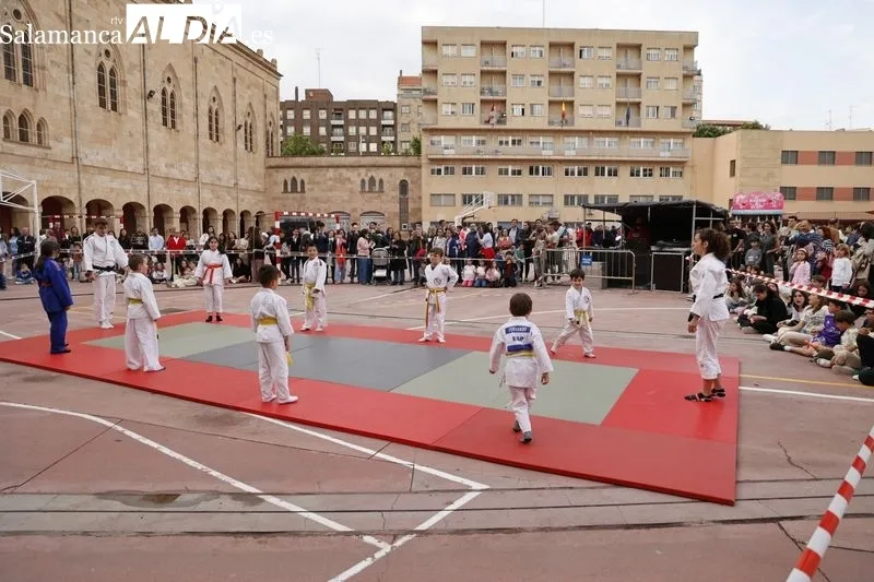 Foto 2 - El colegio Mar&iacute;a Auxiliadora celebra su tradicional verbena