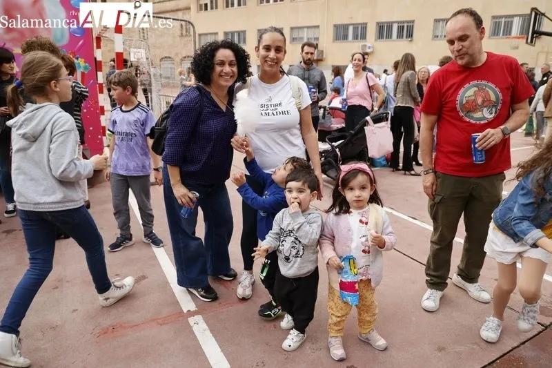 Foto 10 - El colegio Mar&iacute;a Auxiliadora celebra su tradicional verbena
