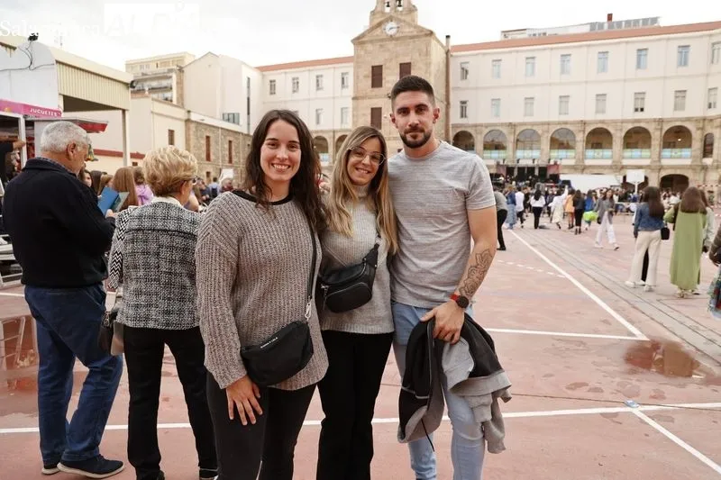Foto 12 - El colegio Mar&iacute;a Auxiliadora celebra su tradicional verbena