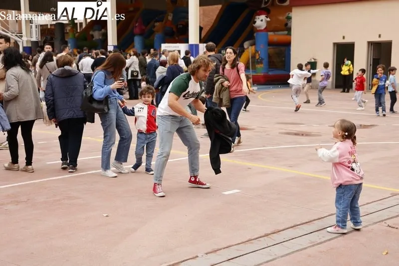 Foto 34 - El colegio Mar&iacute;a Auxiliadora celebra su tradicional verbena