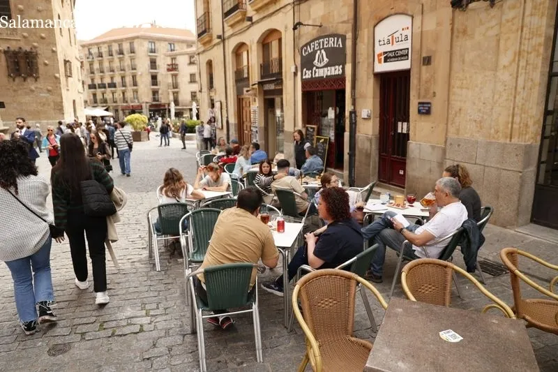 Ambiente en el centro de Salamanca este sábado. Fotos: David Sañudo