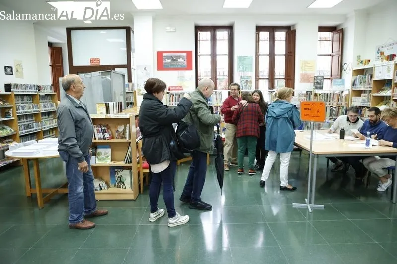 Salmantinos y salmantinas ejercen su derecho al voto en una jornada electoral, de momento, sin incidentes. Fotos: David Sañudo