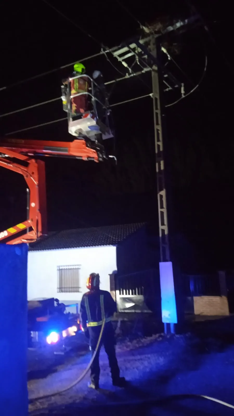 Los Bomberos de Peñaranda intervenían de madrugada en un incendio en Villoria