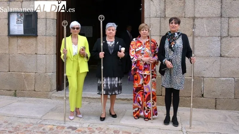 Foto 4 - La Cofrad&iacute;a y los vecinos de Hinojosa de Duero celebran la fiesta del Santo Cristo de la Misericordia