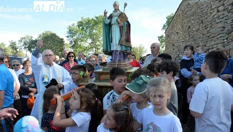 Foto 2 - Los ni&ntilde;os protagonizan la celebraci&oacute;n de San Gregorio en Lumbrales