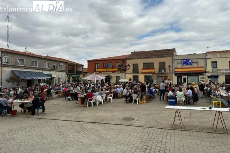 Cantalpino ha celebrado una gran paellada popular para festejar a San Isidro