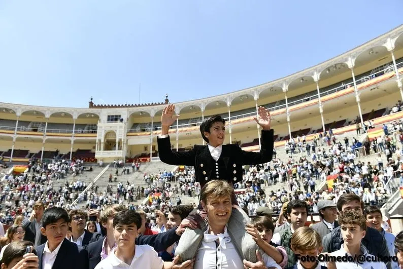 Foto 2 - Triunfo rotundo de Marco P&eacute;rez: 4 orejas y el respeto de Madrid