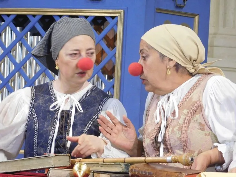 Foto 4 - Aldearrubia disfruta con la obra de teatro "Buscando a Nebrija"