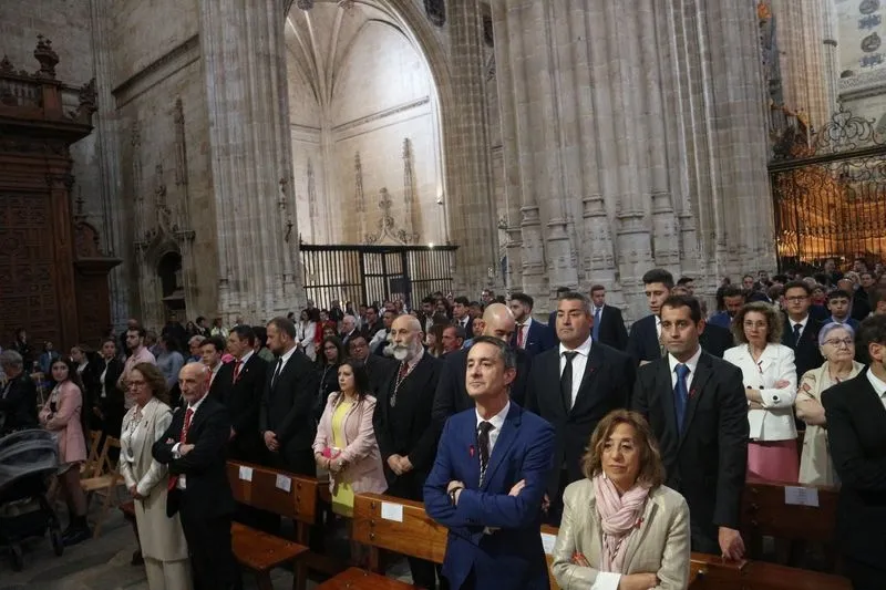 Bendición de las imágenes de María Santísima del Dulce Nombre y San Juan Evangelista, de la Archicofradía del Rosario de Salamanca, en la Catedral. Foto de Semana Santa Salamanca