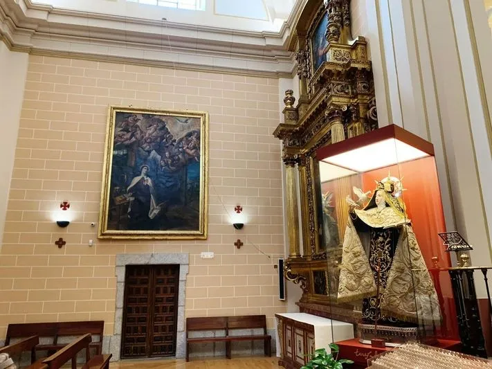 Foto 7 - La Iglesia de la Anunciaci&oacute;n recupera sus 12 cruces consagradas&nbsp;