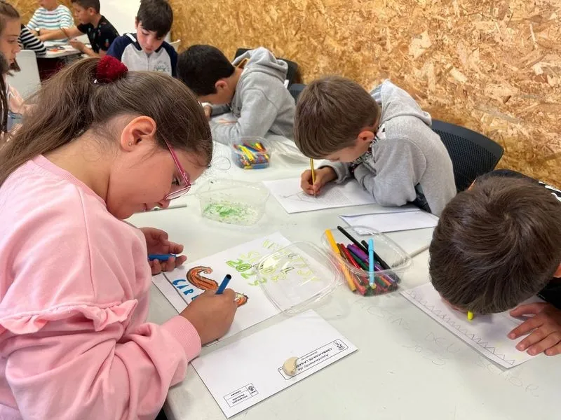 Foto 8 - Los ni&ntilde;os de Carbajosa dise&ntilde;an el cartel anunciador de las Fiestas del Se&ntilde;or 2023