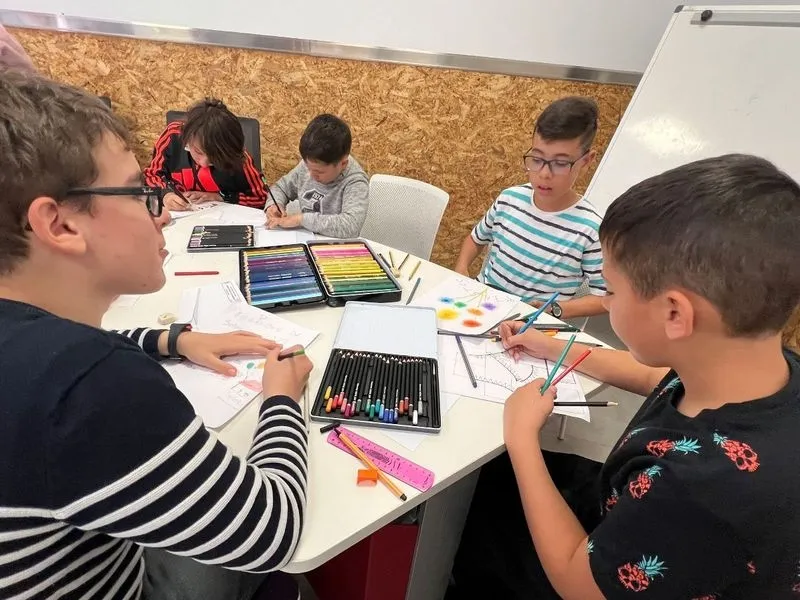 Foto 6 - Los ni&ntilde;os de Carbajosa dise&ntilde;an el cartel anunciador de las Fiestas del Se&ntilde;or 2023