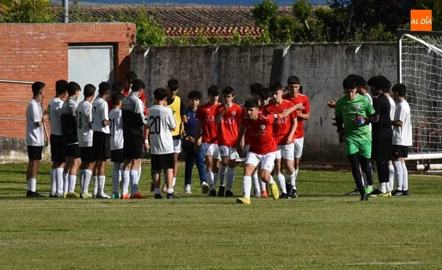 Foto 2 - Los juveniles y cadetes del Ciudad Rodrigo cierran el curso con derrota