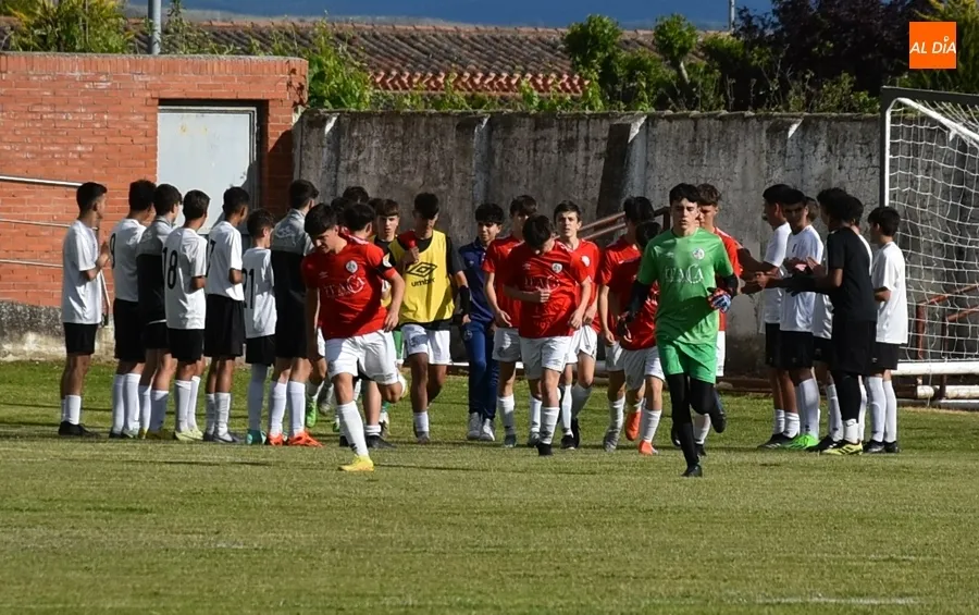 Foto 3 - Los juveniles y cadetes del Ciudad Rodrigo cierran el curso con derrota