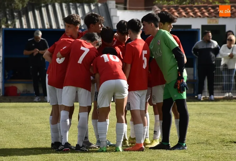 Foto 5 - Los juveniles y cadetes del Ciudad Rodrigo cierran el curso con derrota