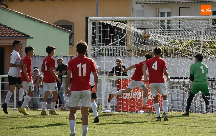 Foto 11 - Los juveniles y cadetes del Ciudad Rodrigo cierran el curso con derrota