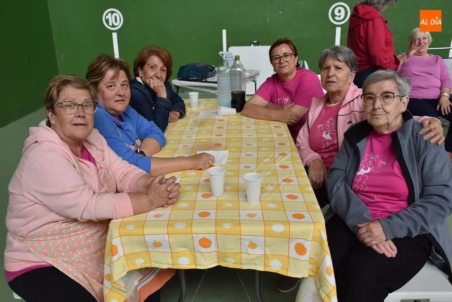 Foto 5 - Amanecer celebra su gran paellada de fin de curso a cubierto por el riesgo de lluvia