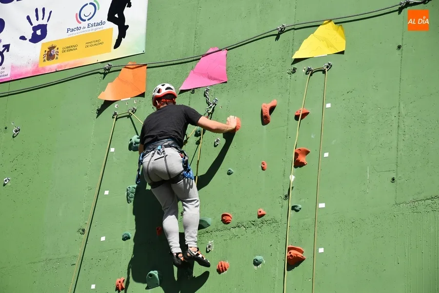 Foto 9 - Una veintena de ni&ntilde;os toma parte en la gymkana del Club de Escalada y Monta&ntilde;a