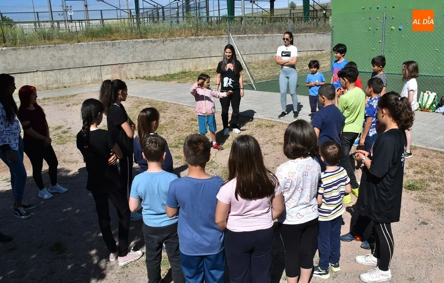 Foto 5 - Una veintena de ni&ntilde;os toma parte en la gymkana del Club de Escalada y Monta&ntilde;a