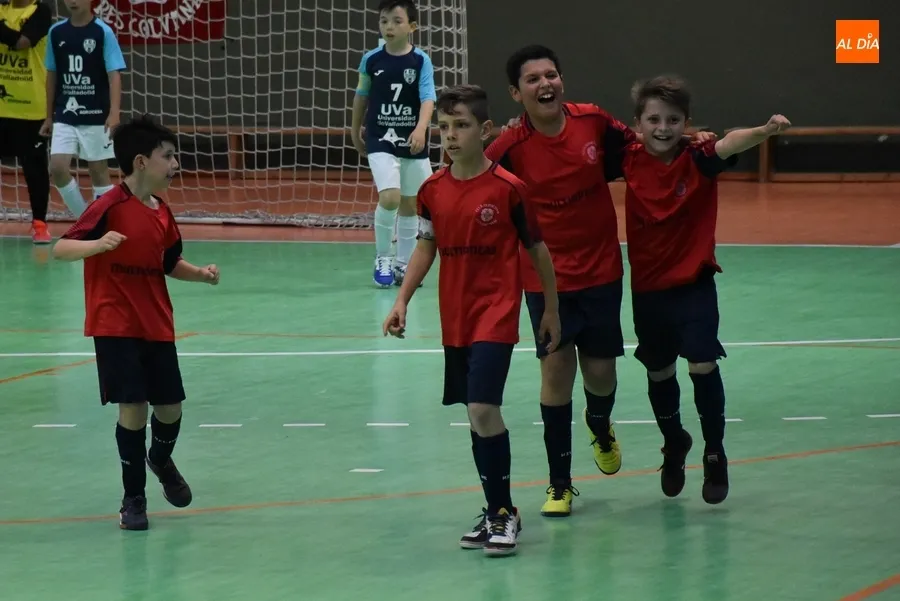 Foto 3 - Los benjamines del III Columnas y Tierno Galv&aacute;n acaban firmando tablas en un vibrante partido
