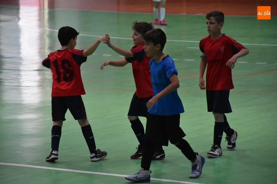 Foto 5 - Los benjamines del III Columnas y Tierno Galv&aacute;n acaban firmando tablas en un vibrante partido