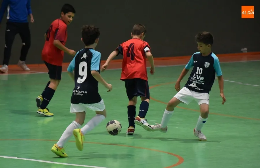 Foto 6 - Los benjamines del III Columnas y Tierno Galv&aacute;n acaban firmando tablas en un vibrante partido