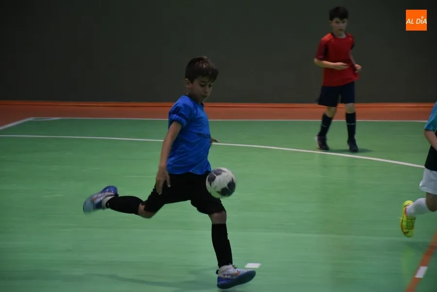 Foto 7 - Los benjamines del III Columnas y Tierno Galv&aacute;n acaban firmando tablas en un vibrante partido