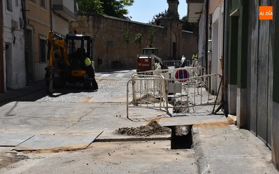 Foto 4 - La calle Carambana queda cortada tambi&eacute;n al tr&aacute;fico