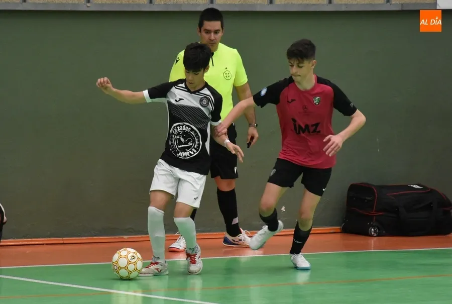 Foto 10 - &Eacute;pica victoria en los &uacute;ltimos instantes del Cadete B del III Columnas ante Inter Sala B
