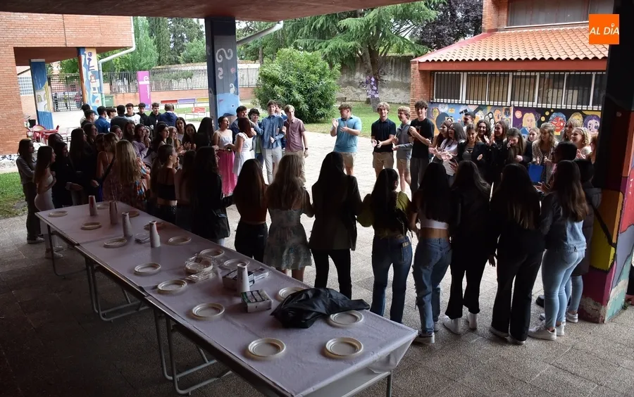 Foto 6 - Los j&oacute;venes de Tennessee se empapan de la m&uacute;sica y gastronom&iacute;a espa&ntilde;olas en el IES Fray Diego