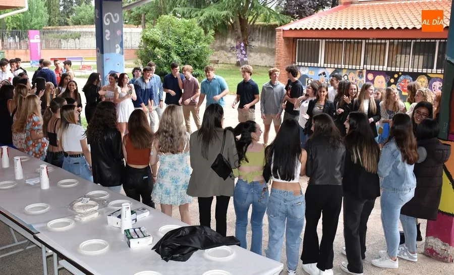 Foto 7 - Los j&oacute;venes de Tennessee se empapan de la m&uacute;sica y gastronom&iacute;a espa&ntilde;olas en el IES Fray Diego