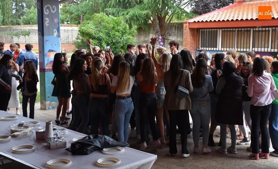 Foto 9 - Los j&oacute;venes de Tennessee se empapan de la m&uacute;sica y gastronom&iacute;a espa&ntilde;olas en el IES Fray Diego