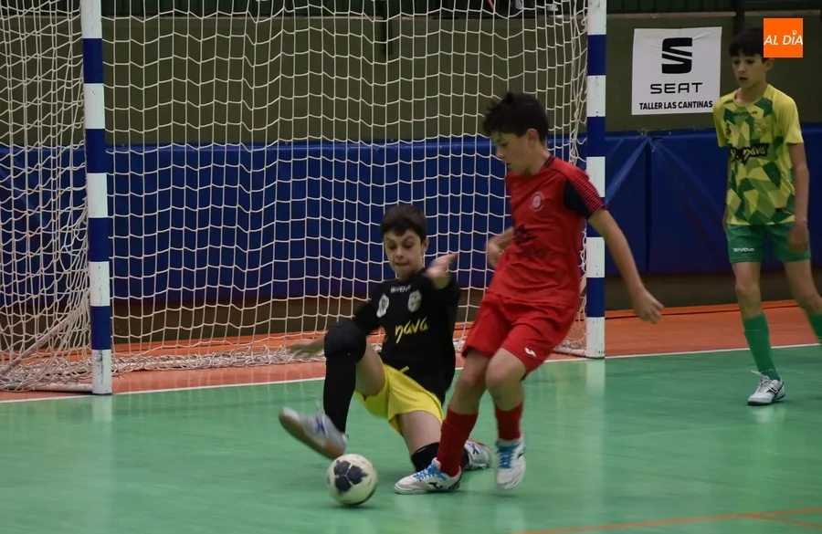 Foto 10 - El Sporting Nava de la Asunci&oacute;n no da opci&oacute;n al III Columnas en la &lsquo;final&rsquo; por el t&iacute;tulo Regional Alev&iacute;n