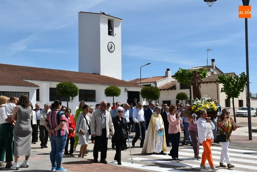 Foto 9 - Ivanrey pide &ldquo;por todos los trabajadores&rdquo; en el recorrido de San Jos&eacute; Obrero por sus calles
