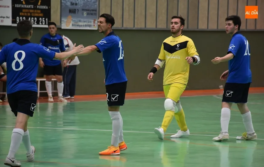 Foto 3 - El III Senior arranca con victoria su tr&iacute;ptico final y se despega de Alhambra