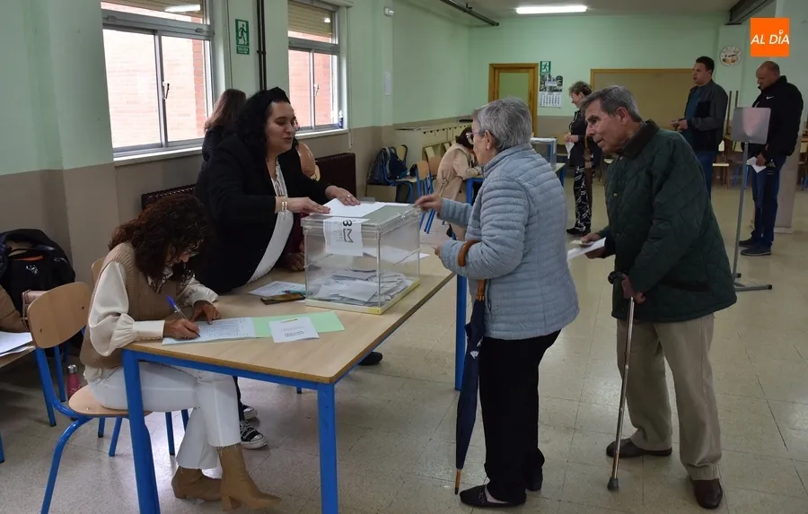 Foto 10 - Baja la participaci&oacute;n en Ciudad Rodrigo hasta las 14.00 horas, con m&iacute;nimo hist&oacute;rico incluido de votantes