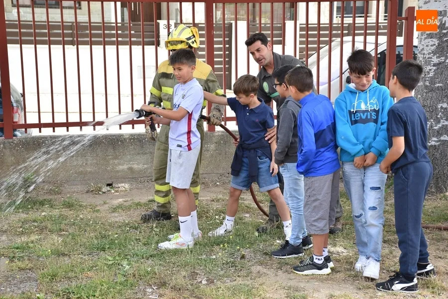 Foto 11 - Agentes medioambientales ense&ntilde;an a escolares de Primaria c&oacute;mo es su trabajo
