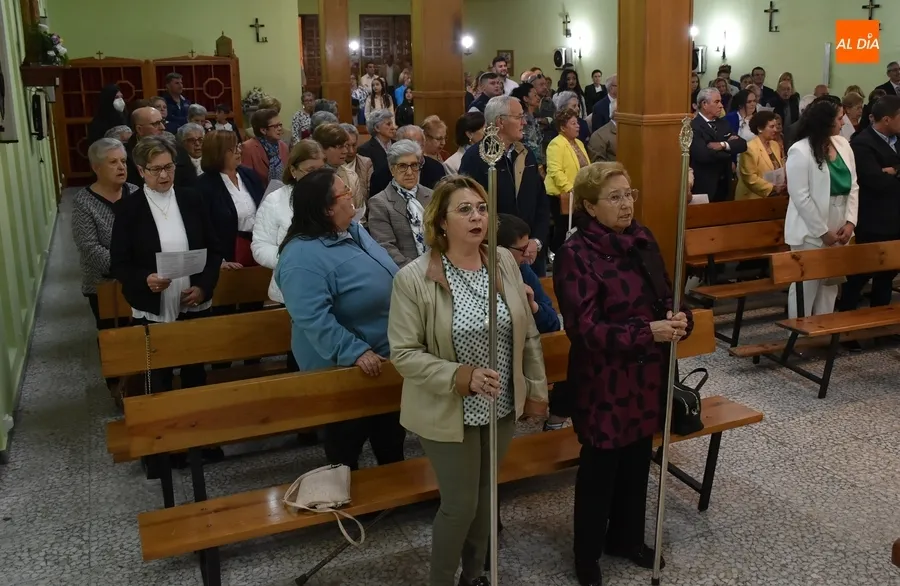 Foto 4 - Cuatro ni&ntilde;os reciben la Primera Comuni&oacute;n coincidiendo con el d&iacute;a grande de la Virgen de F&aacute;tima