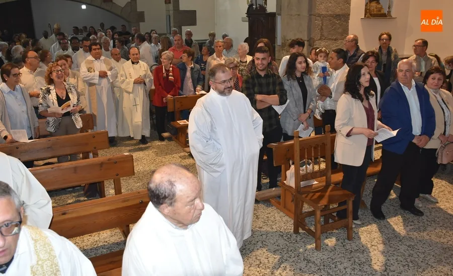 Foto 3 - El Obispo instituye a Daniel Mielgo Barre&ntilde;a como lector y ac&oacute;lito