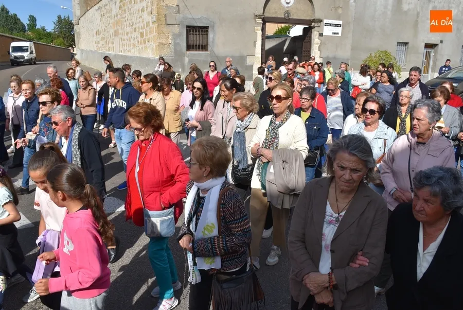 Foto 11 - Se afianza la procesi&oacute;n callejera de la Virgen de la Medalla Milagrosa