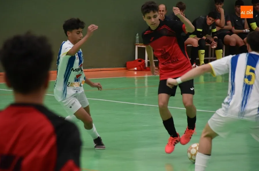 Foto 2 - #M | 11-14 MAY | El III Cadete A empata con Benavente en su despedida liguera