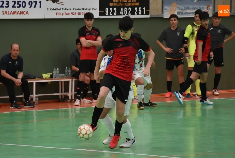 Foto 8 - #M | 11-14 MAY | El III Cadete A empata con Benavente en su despedida liguera