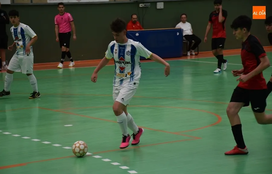 Foto 10 - #M | 11-14 MAY | El III Cadete A empata con Benavente en su despedida liguera