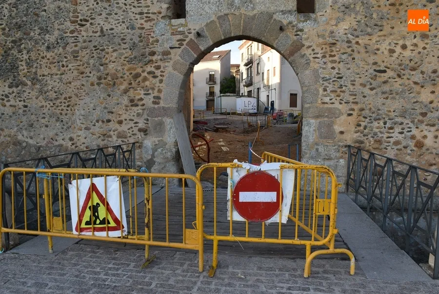 Foto 5 - Se retrasan las obras de la R&uacute;a del Sol a la espera de que concluyan las del Campo de Carniceros