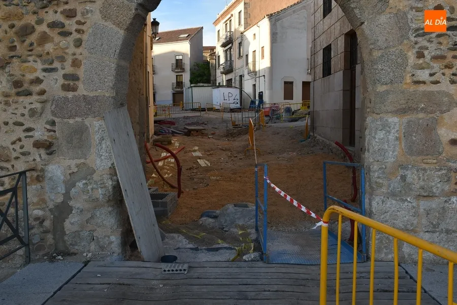 Foto 6 - Se retrasan las obras de la R&uacute;a del Sol a la espera de que concluyan las del Campo de Carniceros