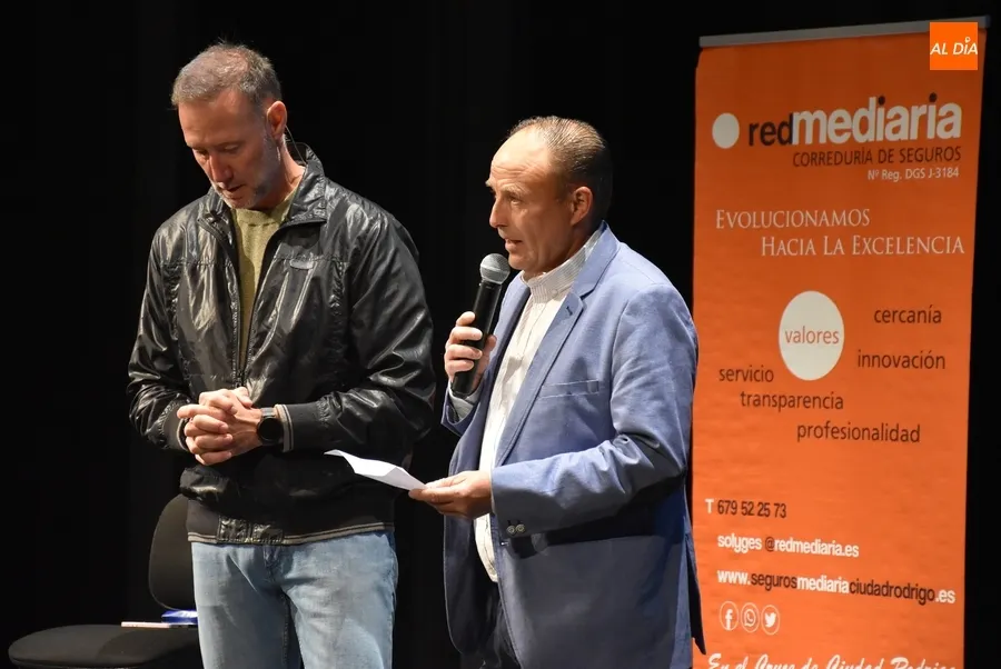 Foto 8 - Pedro Garc&iacute;a Aguado comparte con los j&oacute;venes su trayectoria vital para que tomen conciencia